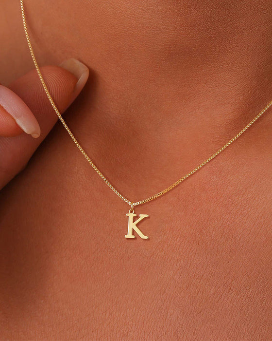 Fashionable and exquisite 26 English alphabet necklace