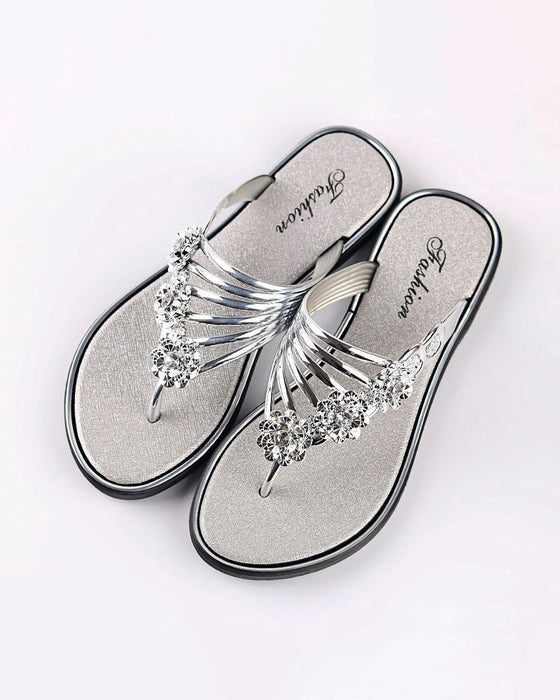 Fashionable floral rhinestone flip-flops