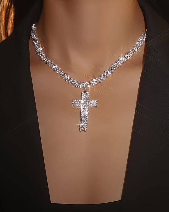 Cross sparkling diamond pendant