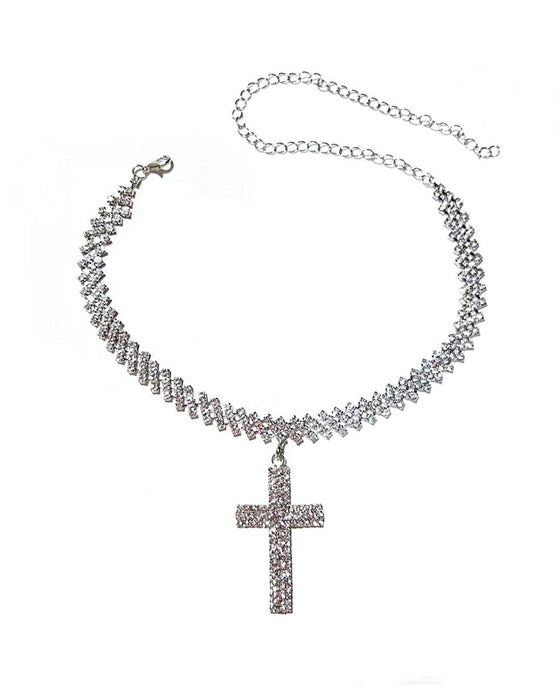 Cross sparkling diamond pendant