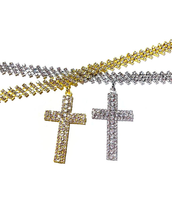 Cross sparkling diamond pendant