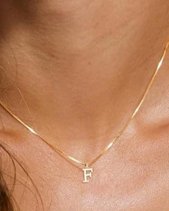 Fashionable and exquisite 26 English alphabet necklace