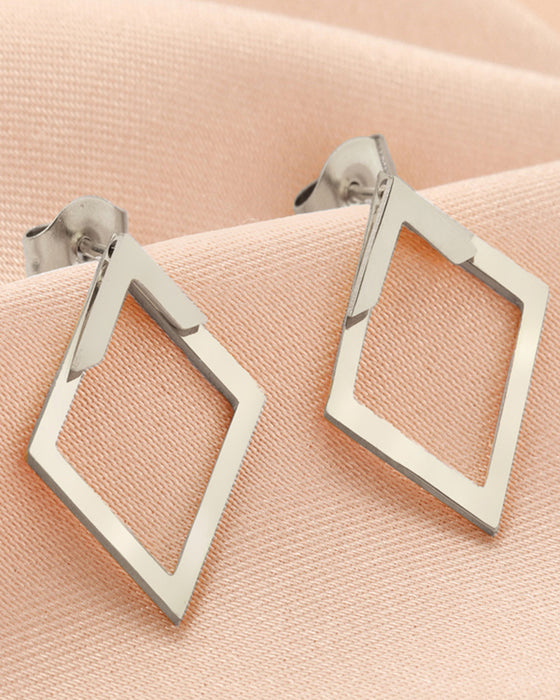 Simple diamond-shaped elegant earrings