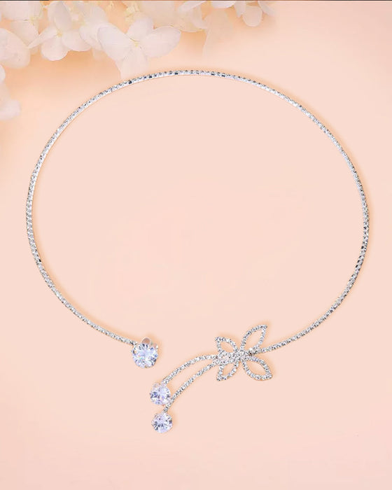 Halsband med fjäril
